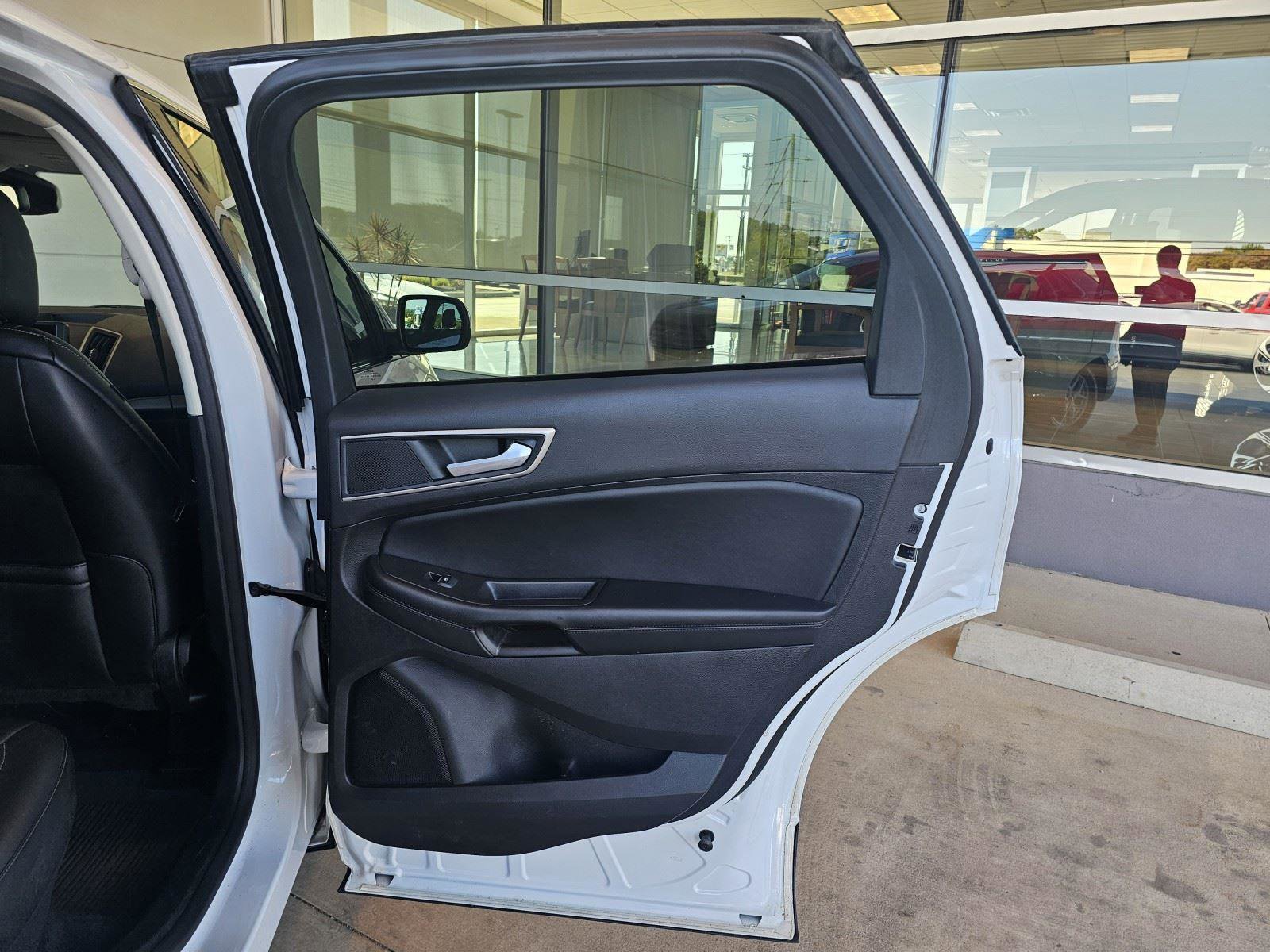 Used 2022 Ford Edge SEL w/ Convenience Package image 30