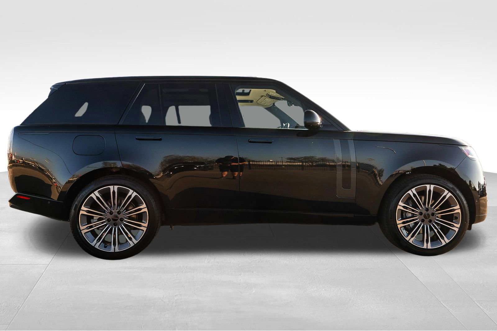 New 2026 Land Rover Range Rover SE image 4