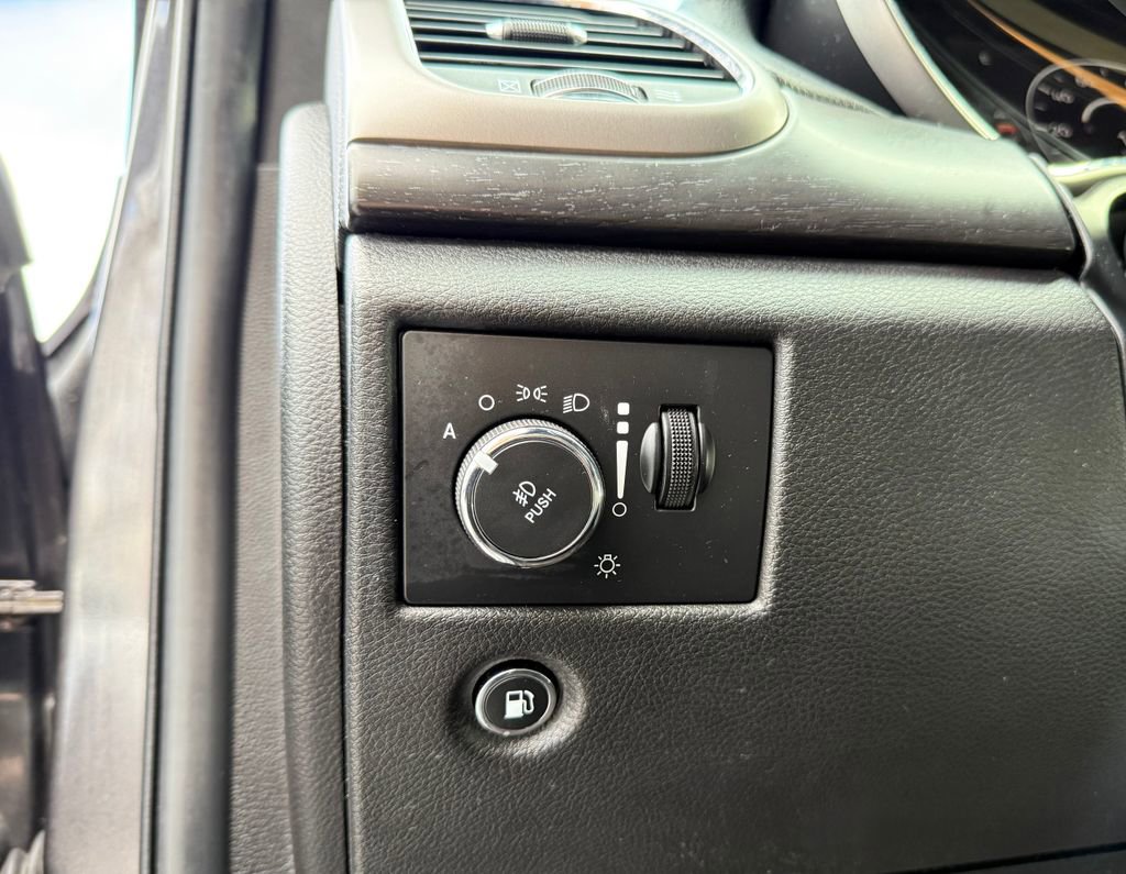 Used 2018 Jeep Grand Cherokee Altitude image 22