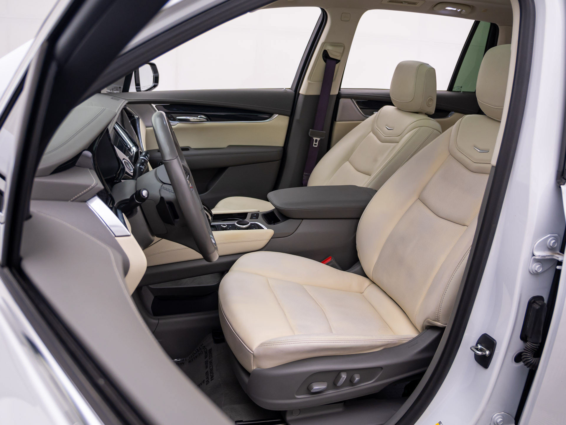Used 2023 Cadillac XT6 Premium Luxury AWD/4WD image 15