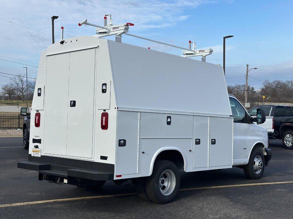 New 2024 GMC Savana 3500 w/ Power Convenience Package RWD image 3