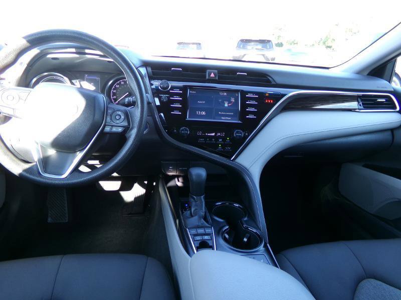 Used 2018 Toyota Camry LE FWD image 27