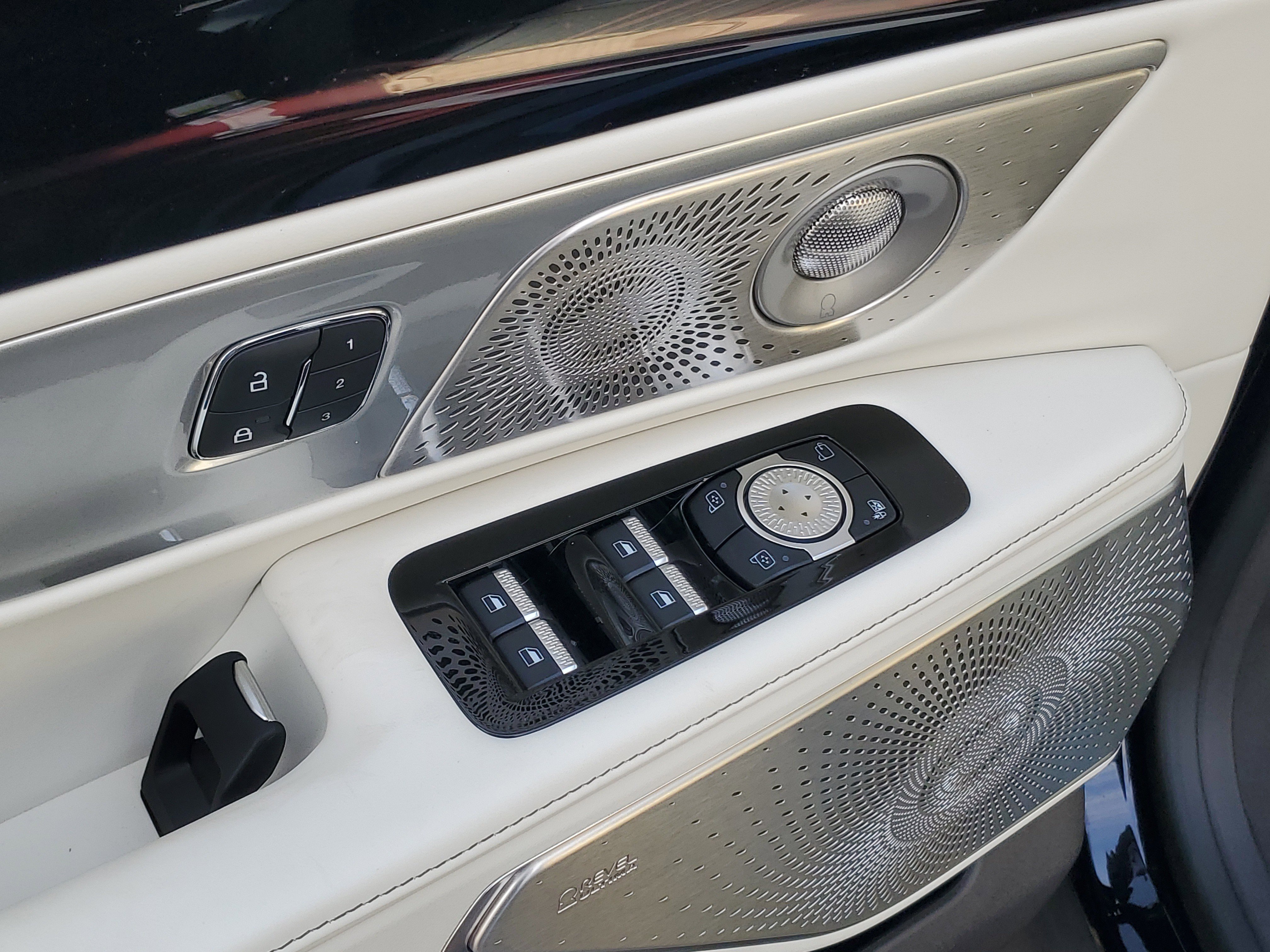 New 2026 Lincoln Nautilus Black Label image 9