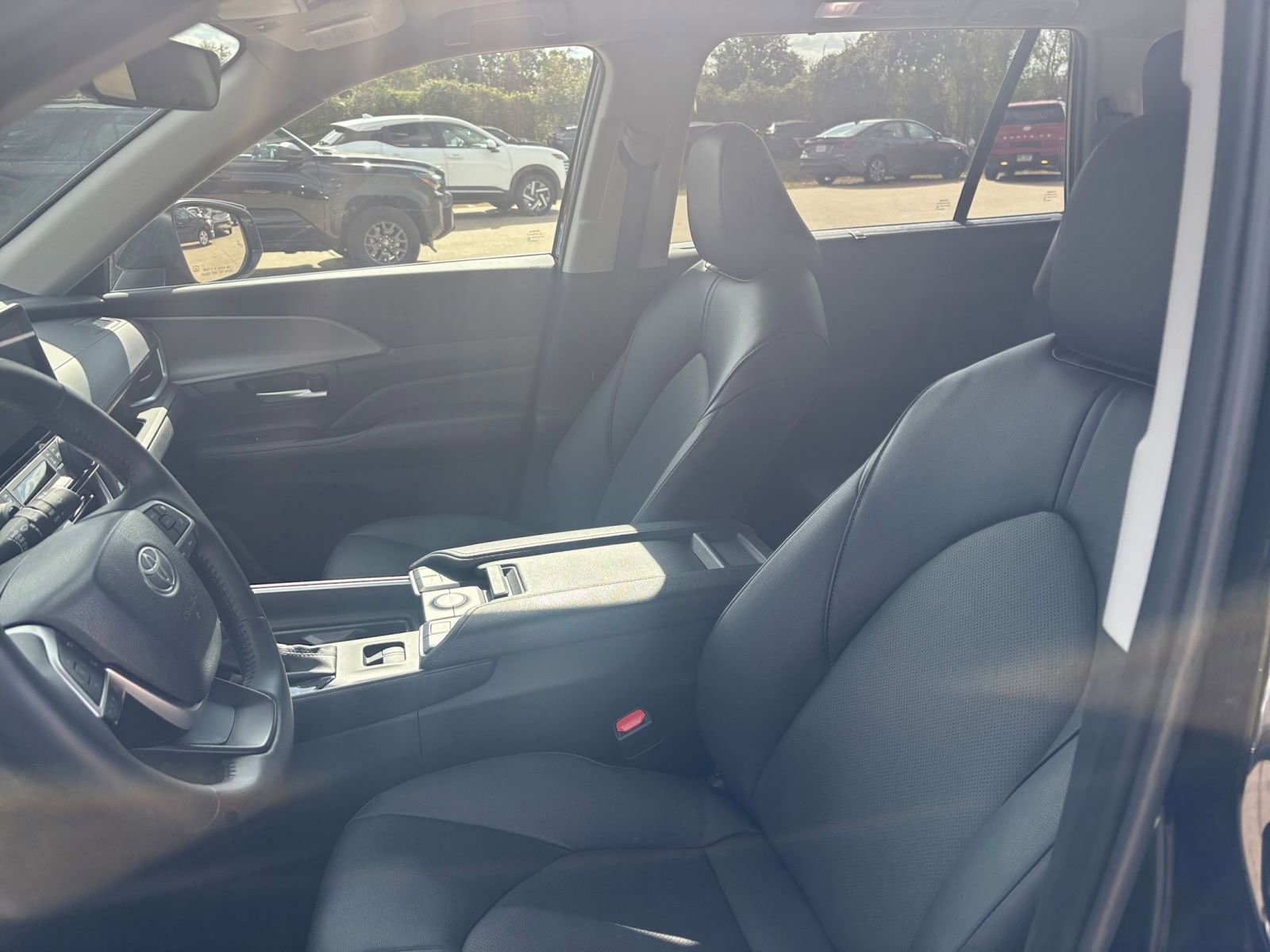 Used 2025 Toyota Grand Highlander FWD image 34