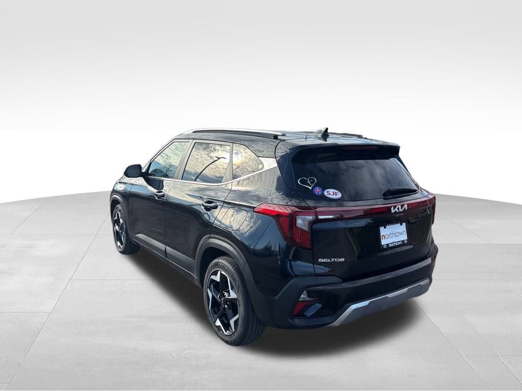 Certified 2024 Kia Seltos EX image 18
