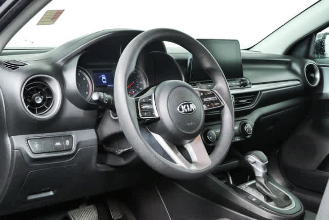 Used 2021 Kia Forte LXS FWD image 4