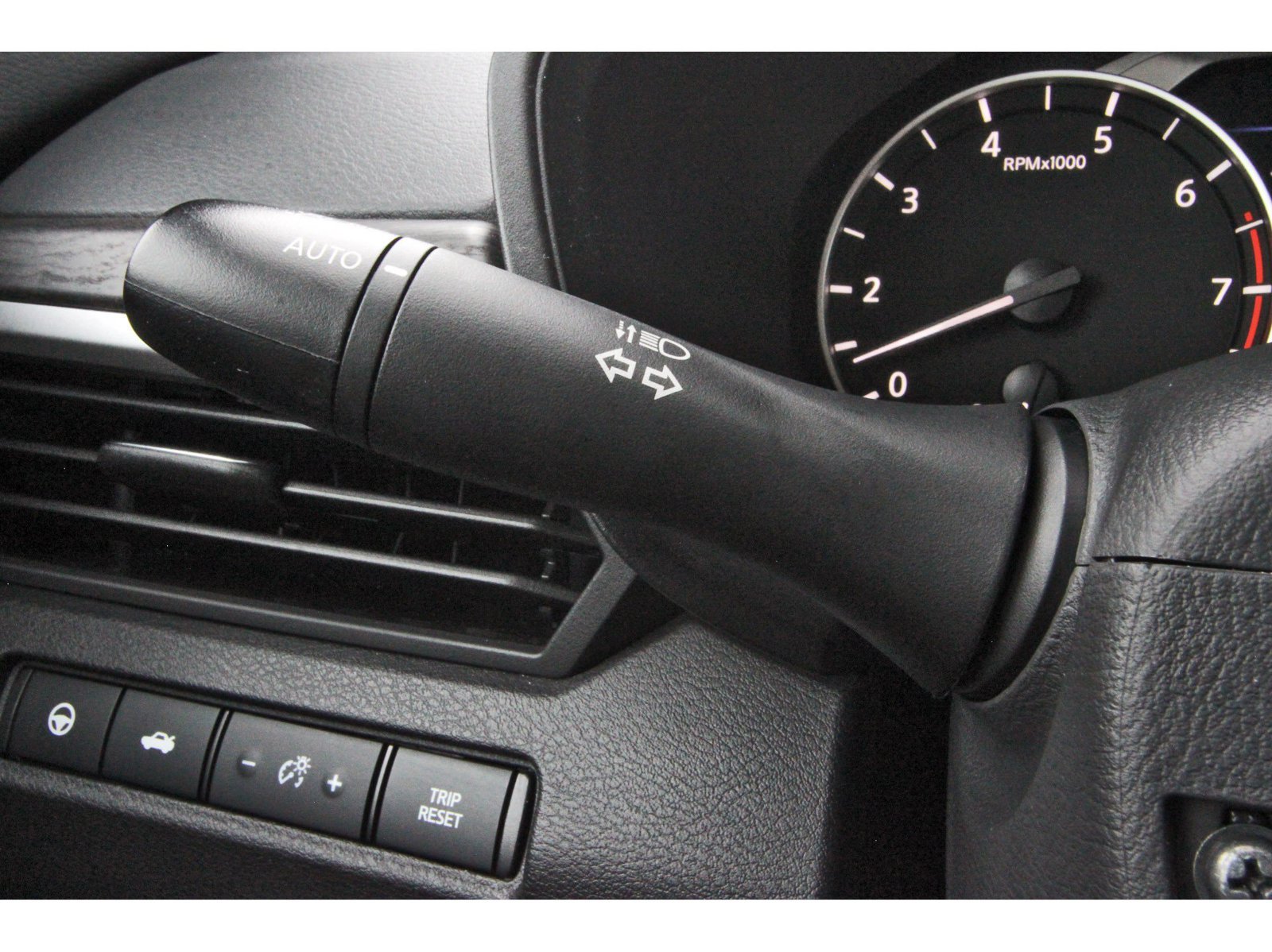 Certified 2025 Nissan Altima 2.5 SV w/ SV Premium Package FWD image 21
