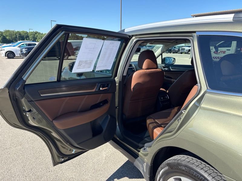 Used 2019 Subaru Outback 3.6R Touring w/ Popular Package #3A AWD/4WD image 12