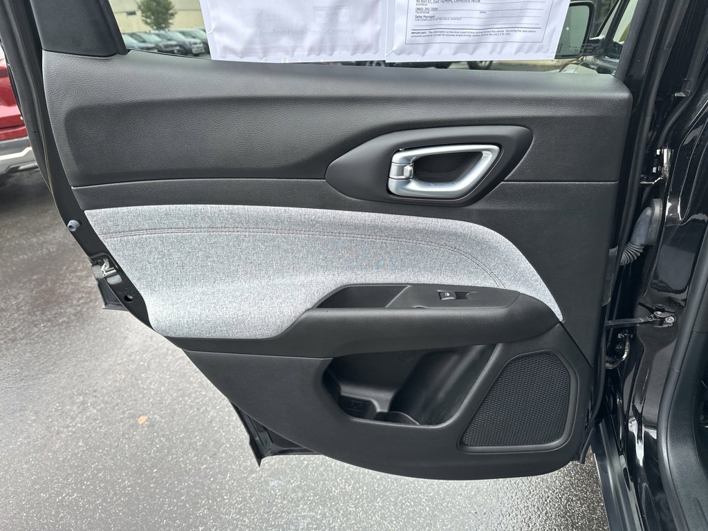 Used 2022 Jeep Compass Latitude image 19