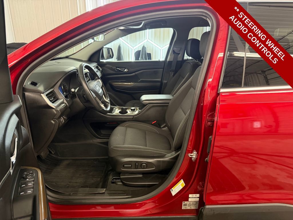 Used 2023 GMC Acadia SLE w/ Driver Convenience Package image 12