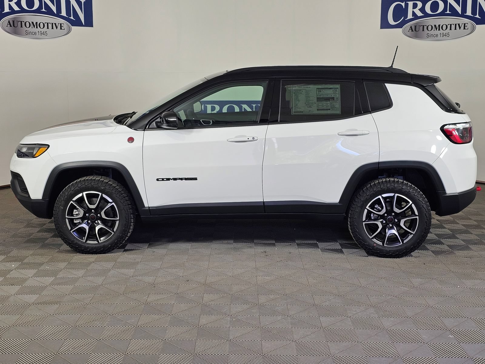 New 2026 Jeep Compass Trailhawk w/ Sun, Sound & Navigation Group AWD/4WD image 33