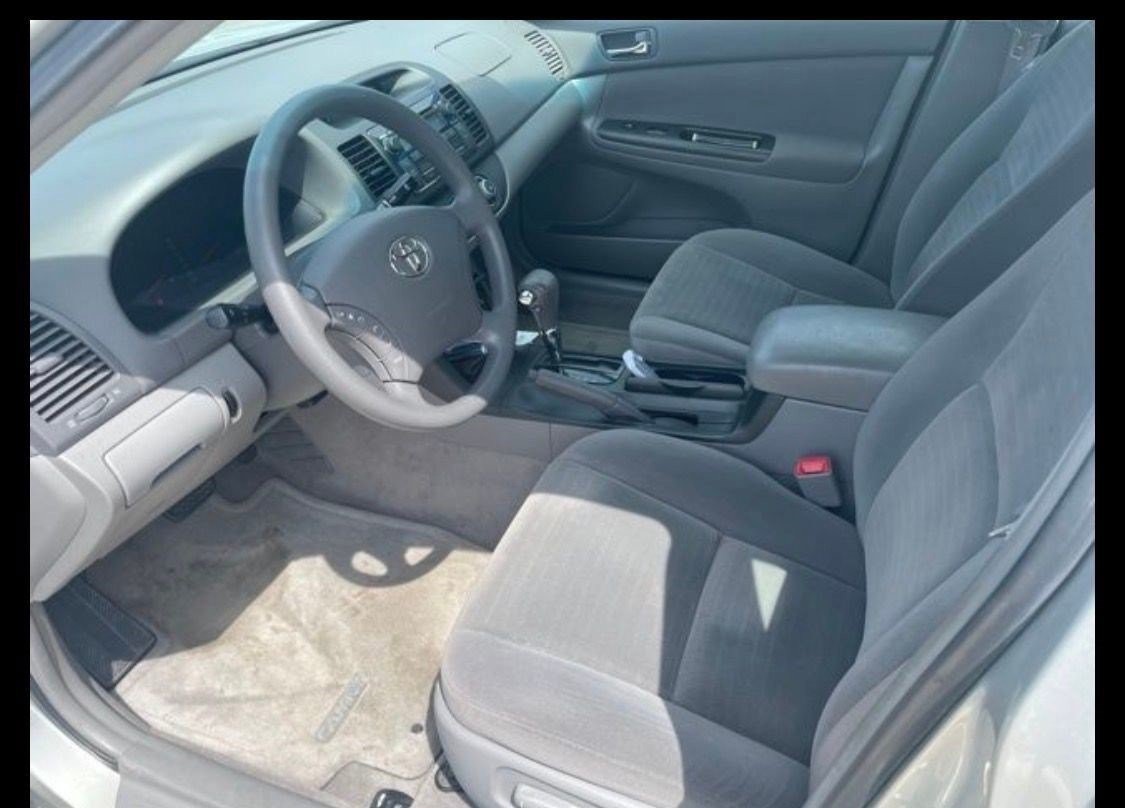 Used 2005 Toyota Camry LE FWD image 6