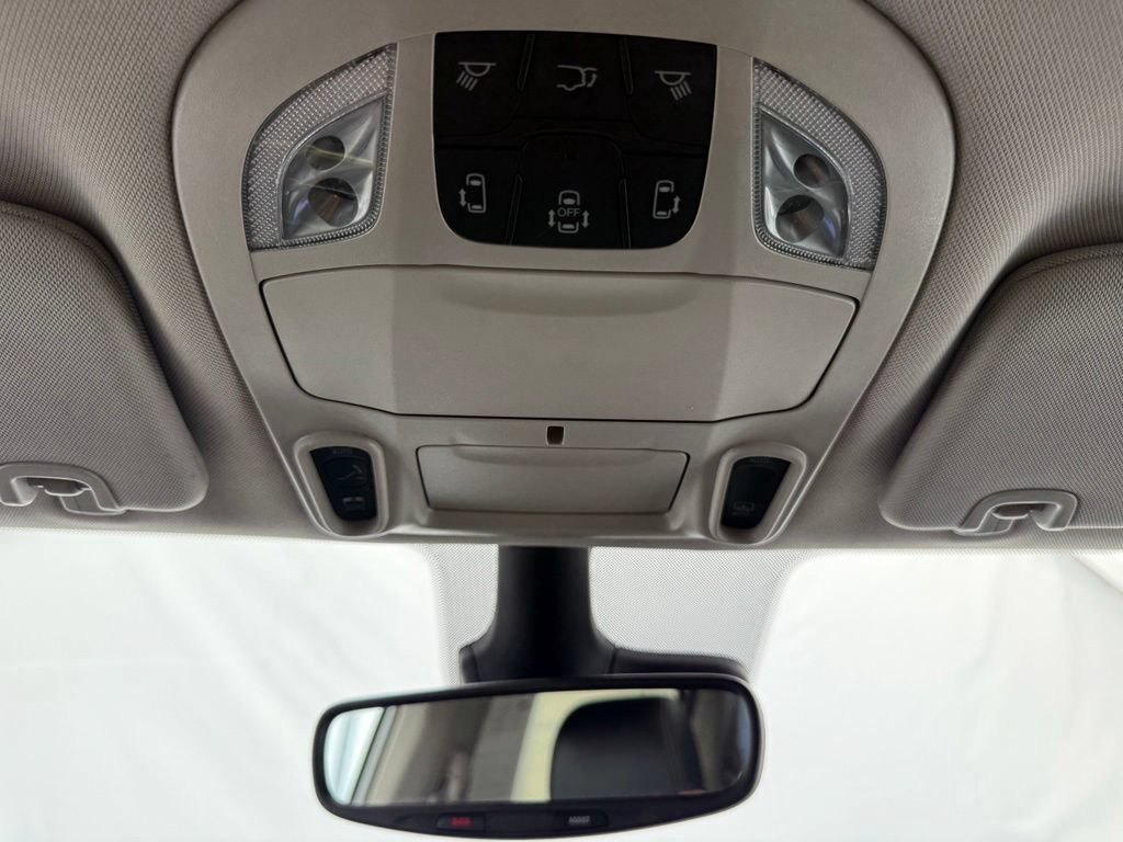 Used 2023 Chrysler Pacifica Limited FWD image 46