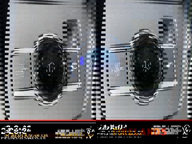 New 2025 Volkswagen Tiguan SE image 38