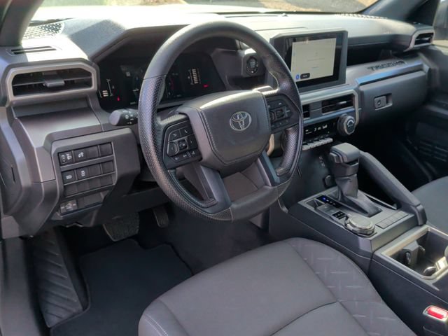 Used 2025 Toyota Tacoma SR5 AWD/4WD image 15