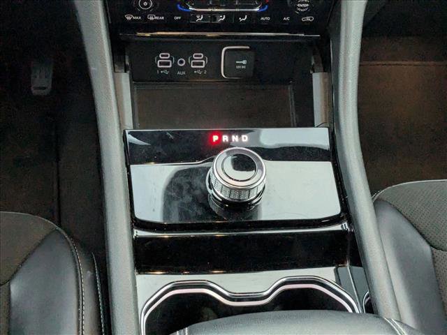 Used 2023 Jeep Grand Cherokee L Laredo image 12