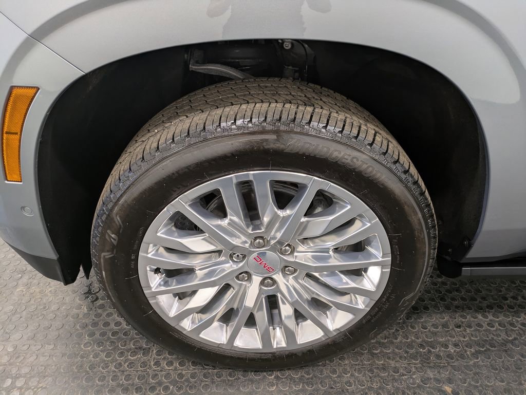 Used 2026 GMC Yukon Denali w/ Sun & Power Step Package AWD/4WD image 7