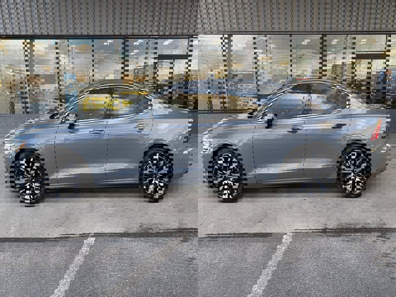 Used 2023 Volvo S60 B5 Ultimate w/ Climate Package image 7