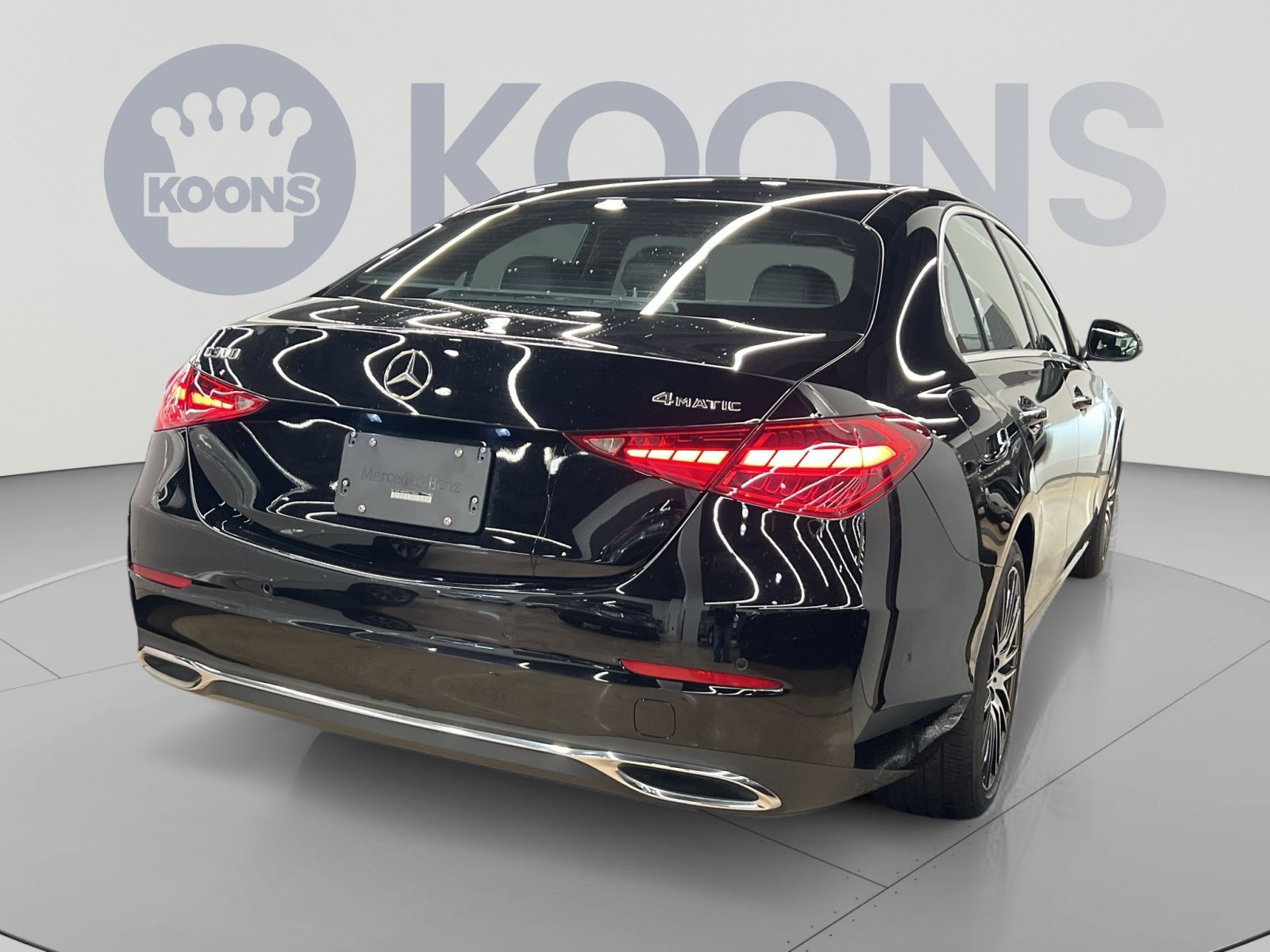 Used 2025 Mercedes-Benz C 300 4MATIC Sedan image 5