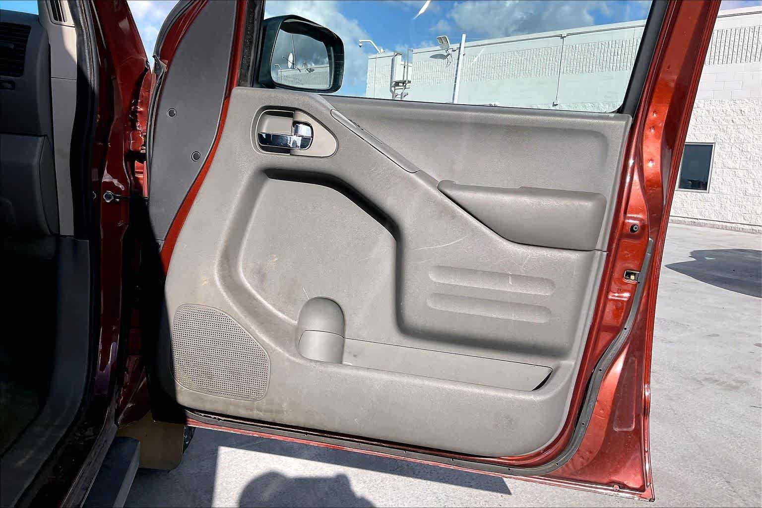 Used 2017 Nissan Frontier SV w/ SV Value Truck Package RWD image 28