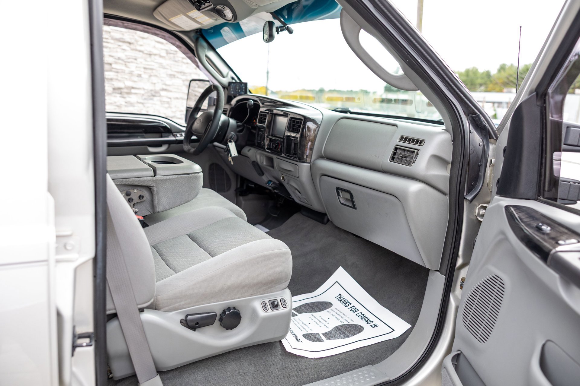 Used 2005 Ford Excursion XLS image 40