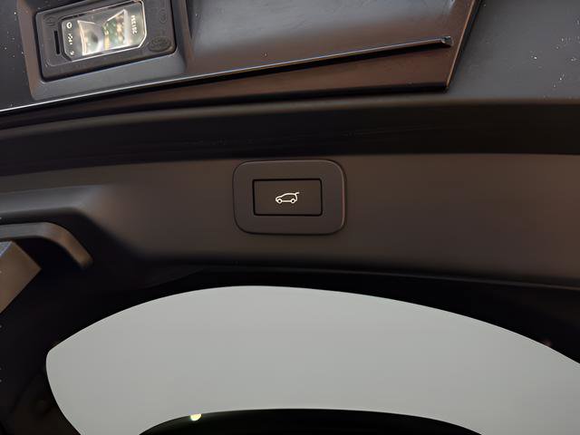 Used 2024 Jaguar I-PACE R-Dynamic HSE image 29