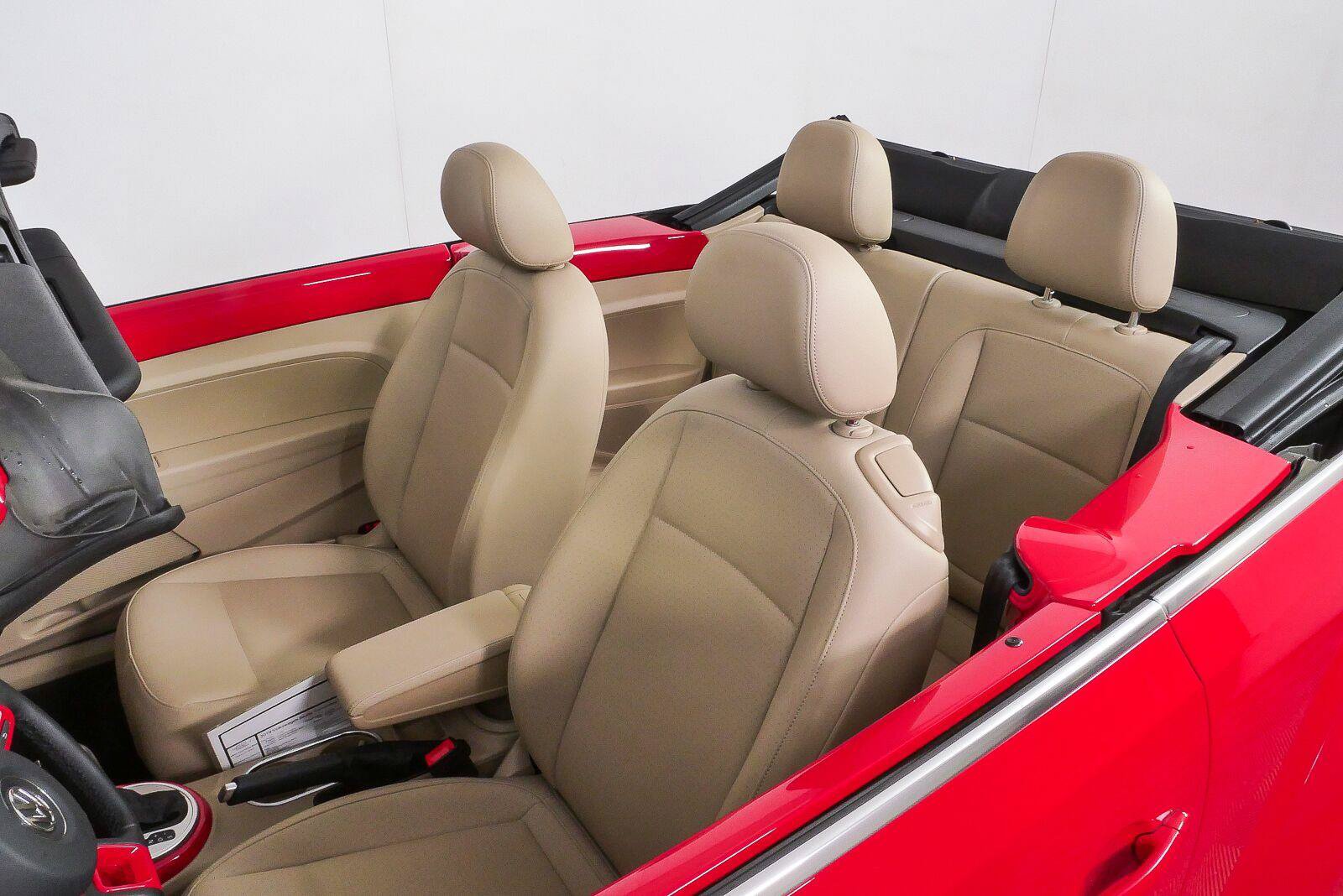 Used 2019 Volkswagen Beetle 2.0T SE w/ SE Premium Package FWD image 30