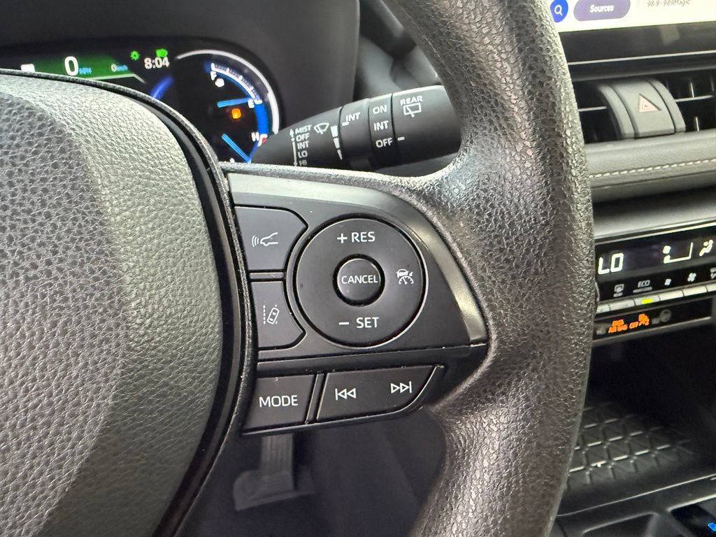 Used 2025 Toyota RAV4 XLE AWD/4WD image 16
