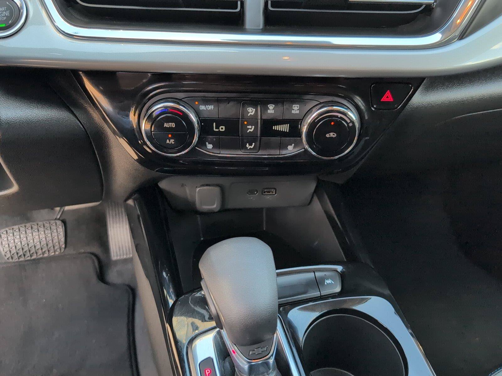 Certified 2025 Chevrolet Trax LT w/ Driver Confidence Package FWD image 24