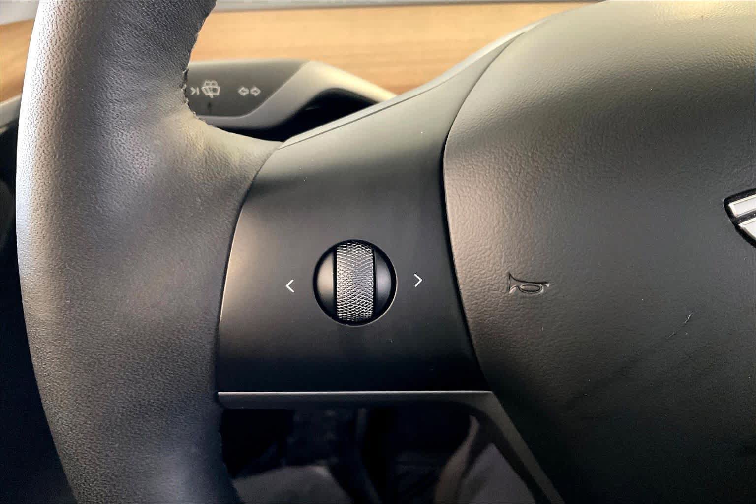 Used 2023 Tesla Model Y AWD image 21