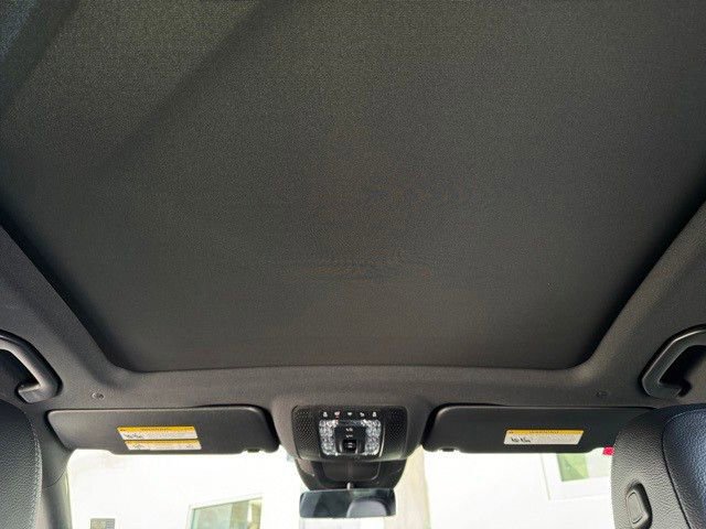 Used 2025 Mercedes-Benz GLS 450 4MATIC image 8