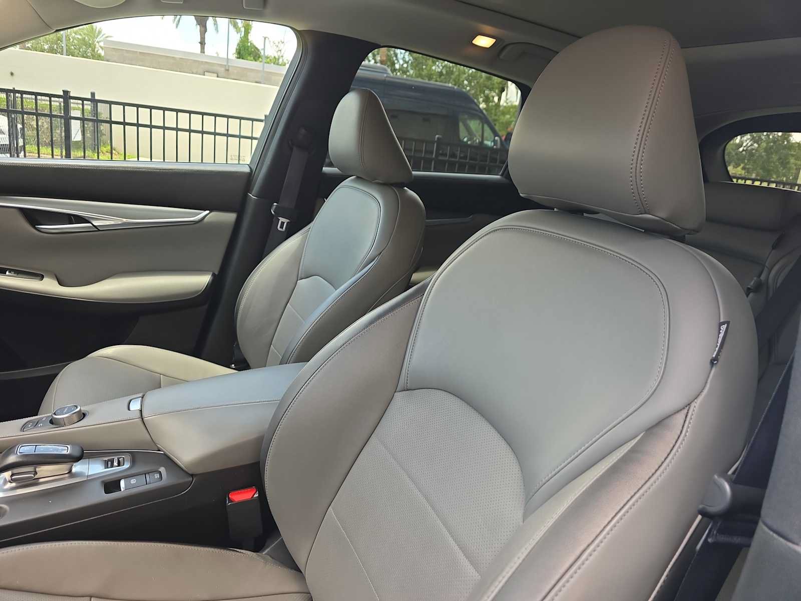 Used 2023 INFINITI QX50 Luxe FWD image 18