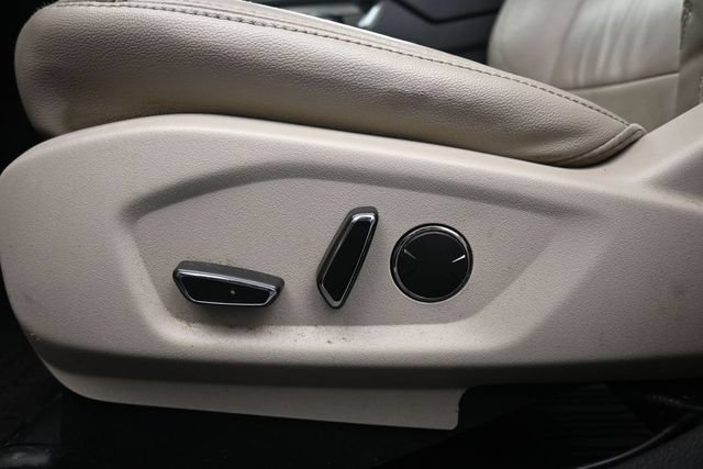 Used 2018 Ford Explorer XLT w/ Equipment Group 202A AWD/4WD image 15