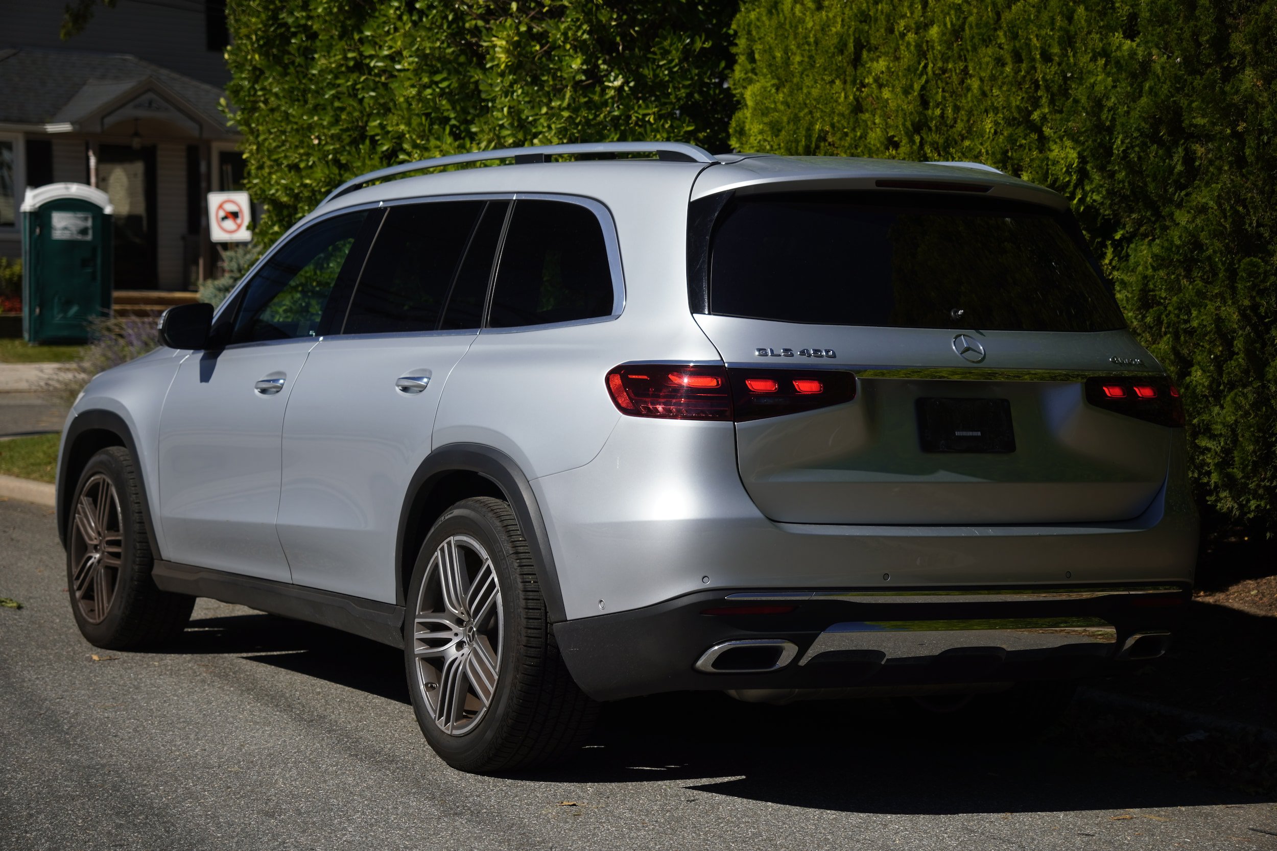 Used 2025 Mercedes-Benz GLS 450 4MATIC image 5