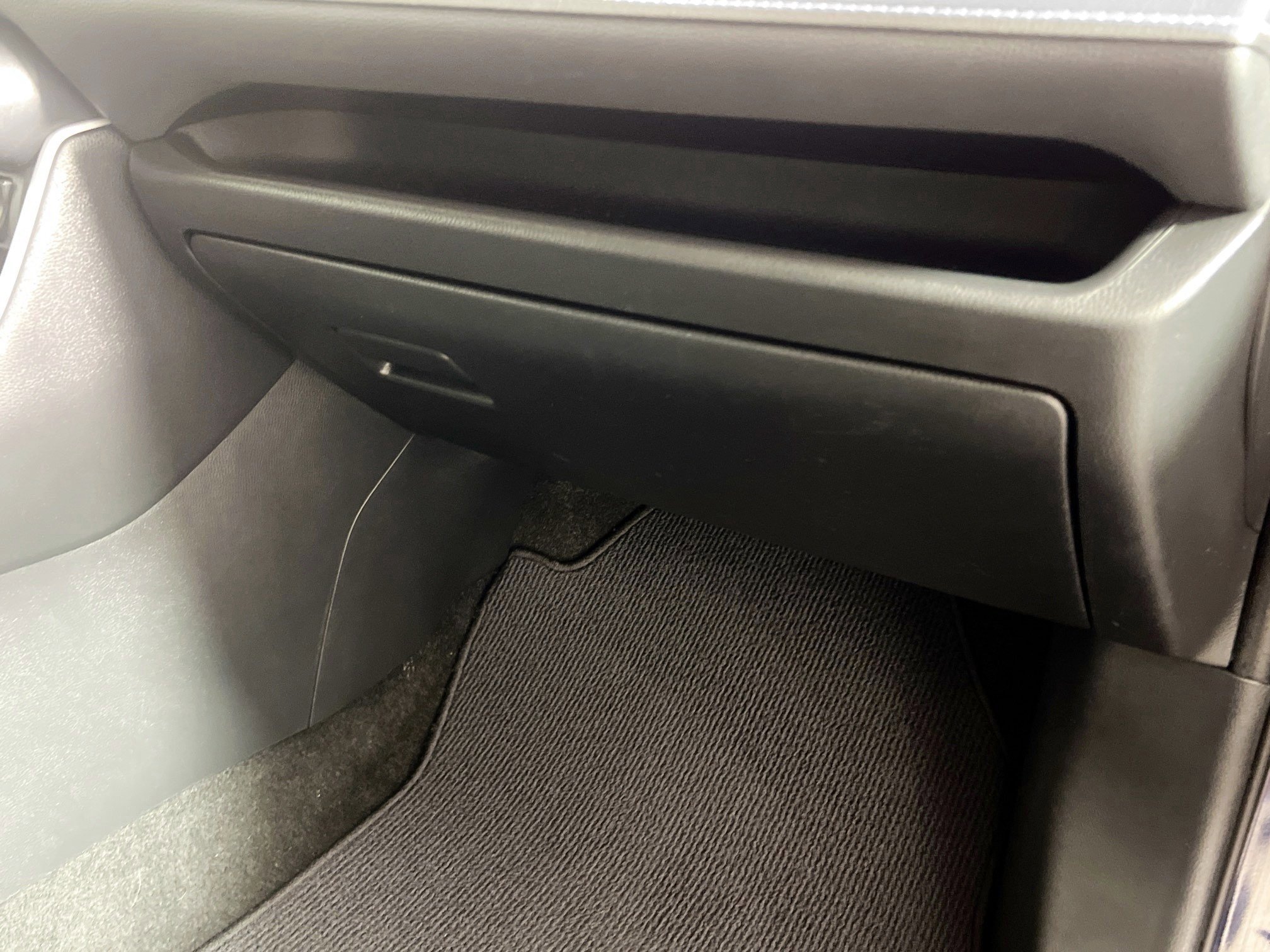 Used 2021 Toyota RAV4 XLE w/ Convenience Package image 35