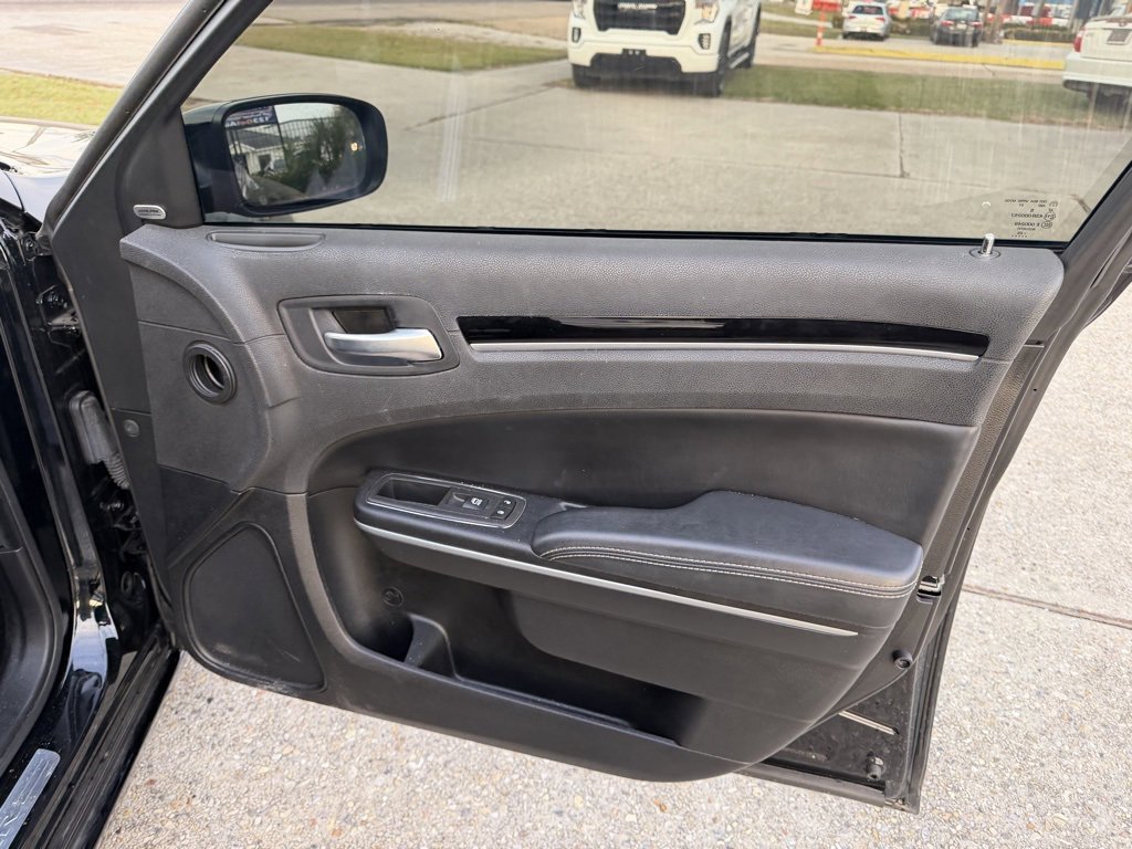 Used 2022 Chrysler 300 S w/ Comfort Group image 16