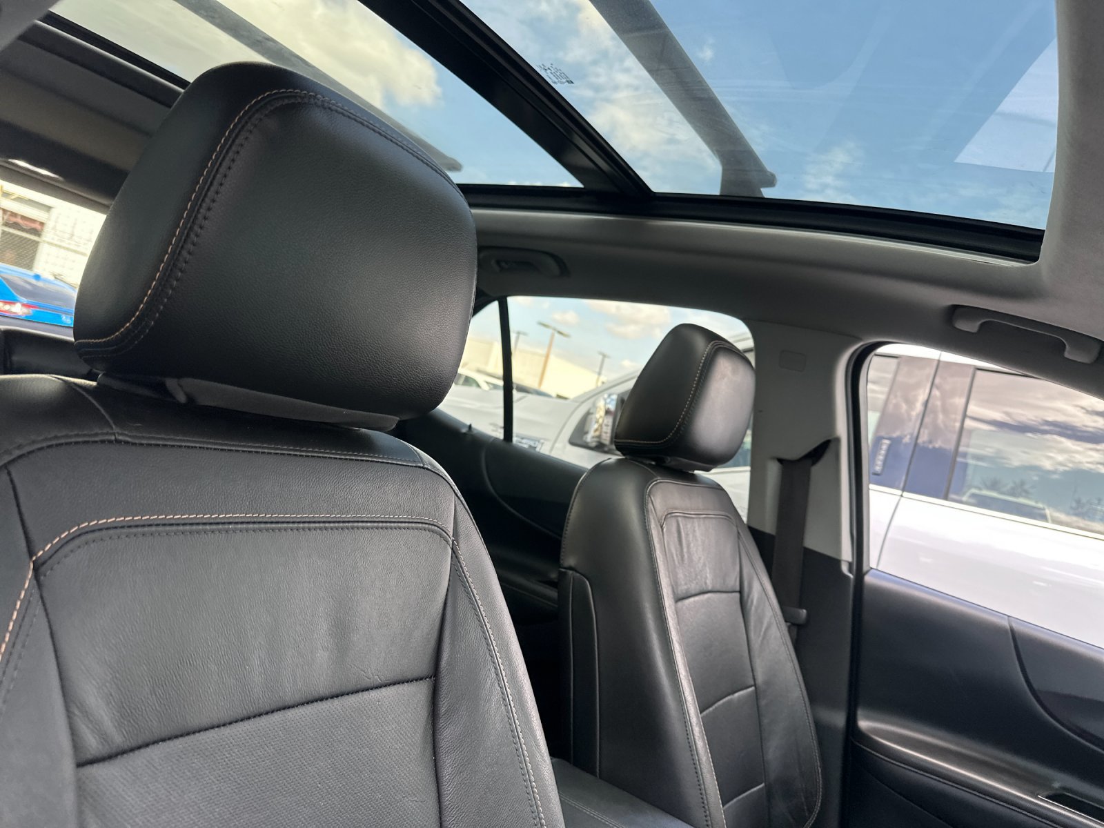 Used 2018 Chevrolet Equinox Premier AWD/4WD image 17
