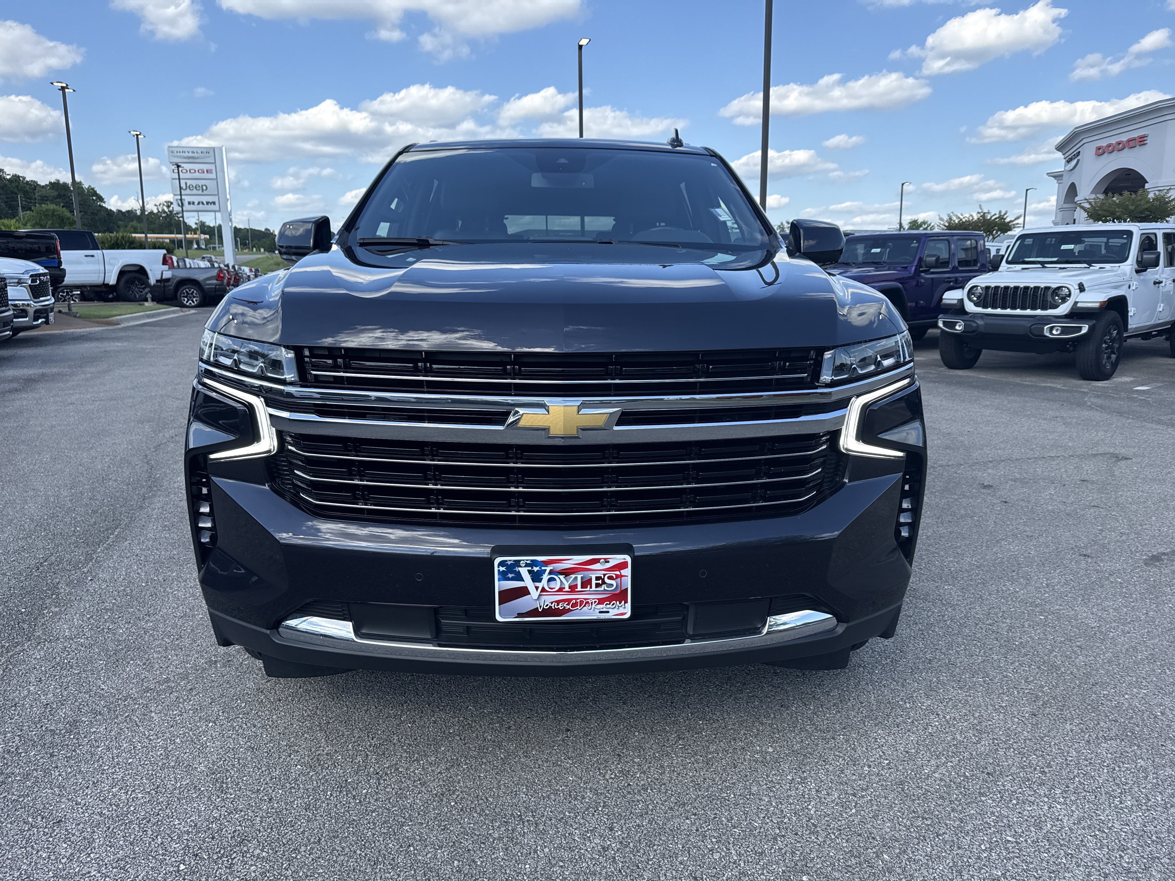 Used 2024 Chevrolet Suburban LT AWD/4WD image 2