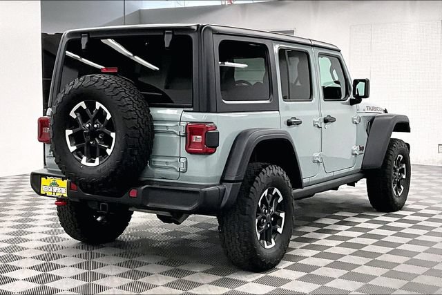 Used 2024 Jeep Wrangler Unlimited Rubicon w/ Dual Top Group AWD/4WD image 12
