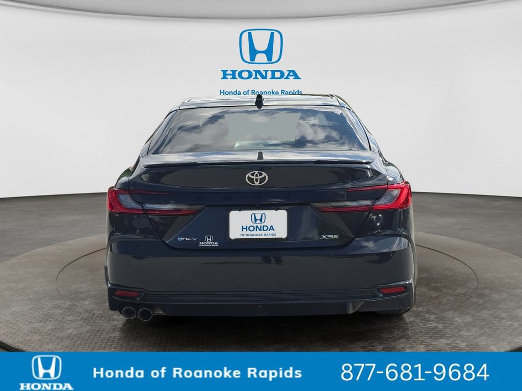 Used 2025 Toyota Camry XSE FWD image 4