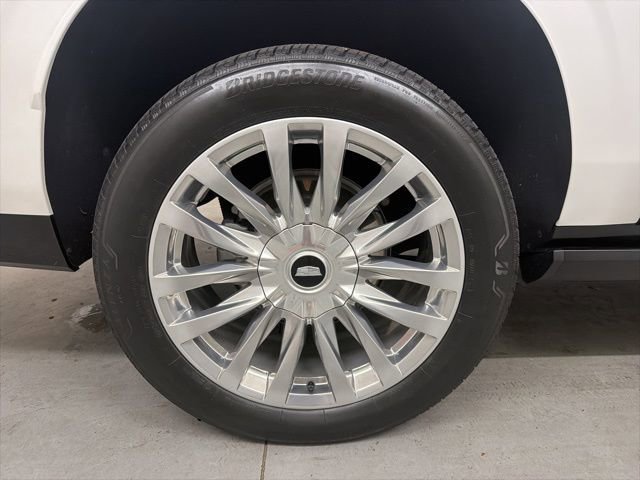 Used 2024 Cadillac Escalade ESV Premium Luxury w/ Performance Package AWD/4WD image 12