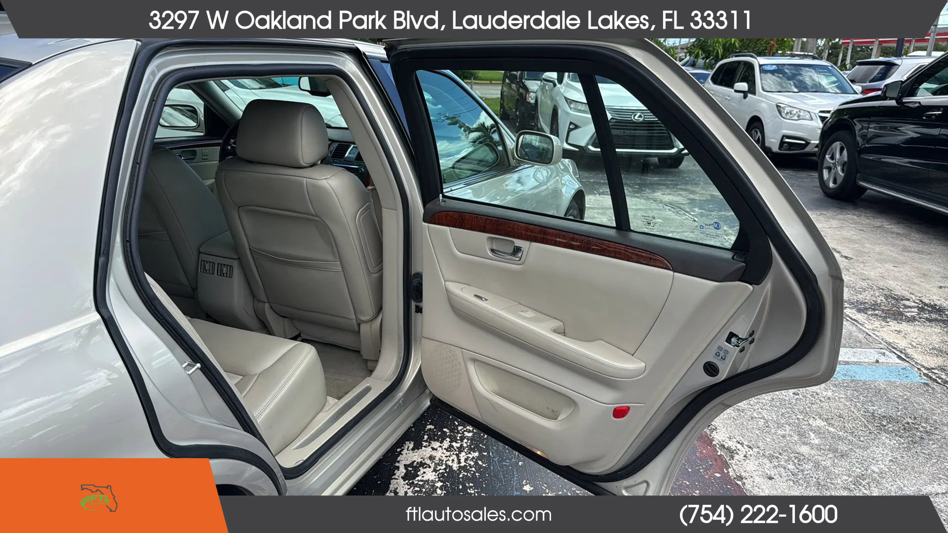 Used 2007 Cadillac DTS w/ Trunk Convenience Package image 43