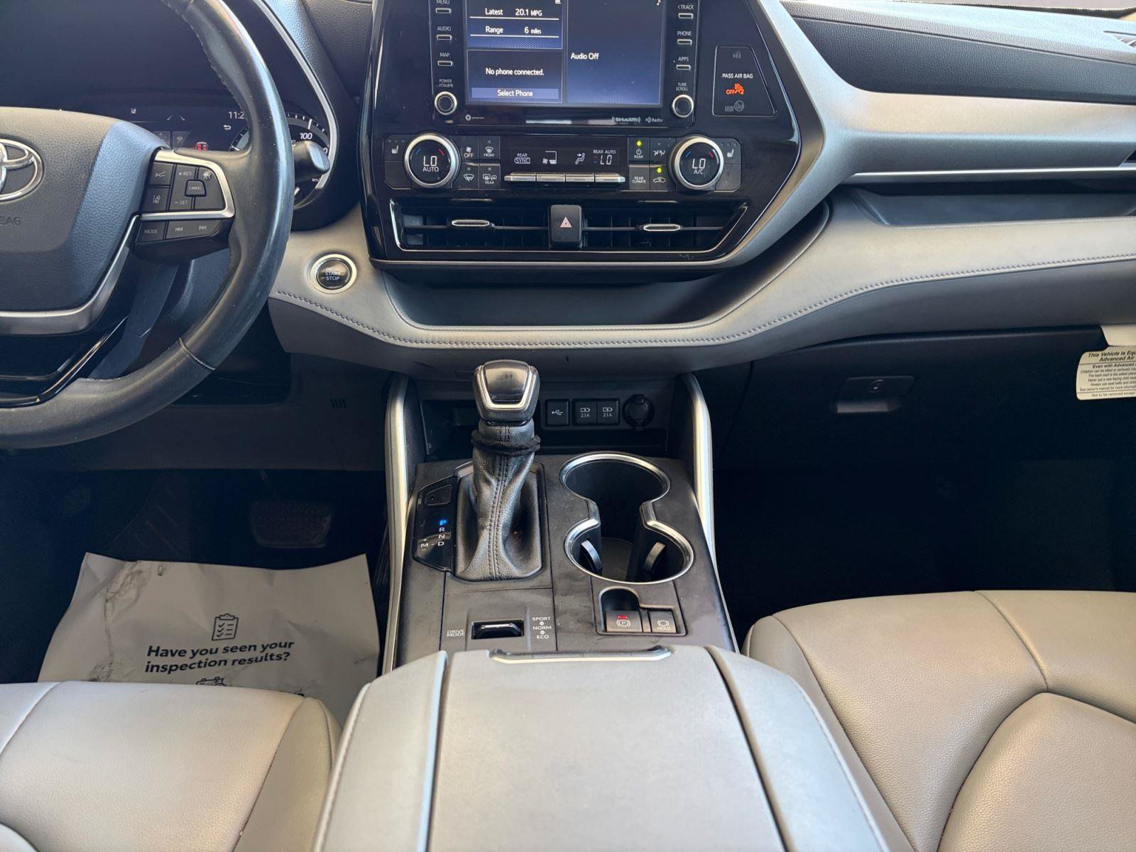 Used 2021 Toyota Highlander XLE FWD image 11
