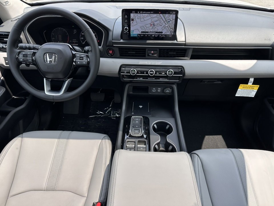 New 2025 Honda Pilot Touring image 19