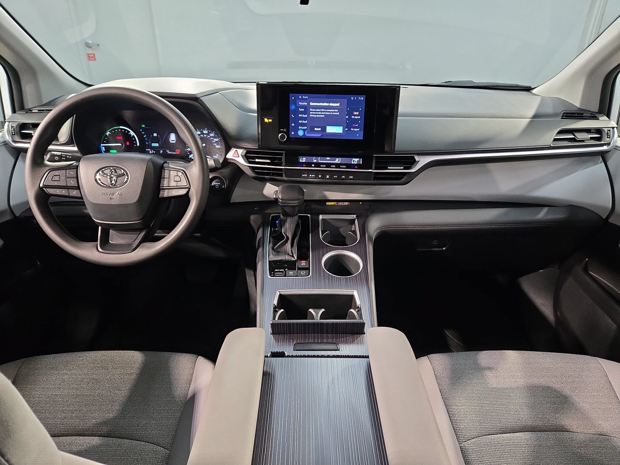 Used 2025 Toyota Sienna LE AWD/4WD image 10