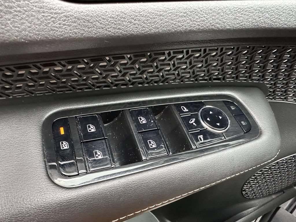 Used 2024 Nissan Ariya AWD image 34