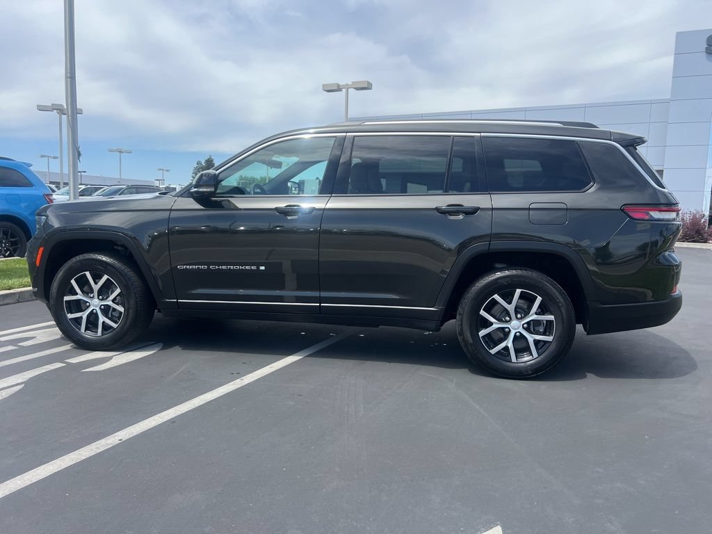 Used 2023 Jeep Grand Cherokee L Limited w/ Luxury Tech Group II AWD/4WD image 26