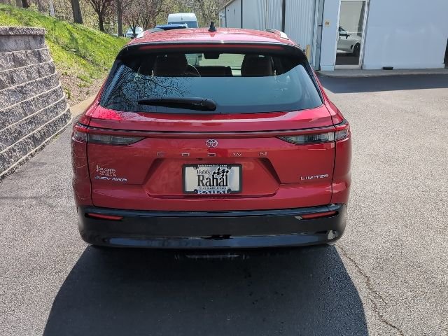 Used 2025 Toyota Crown Signia w/ Advanced Technology Package image 4