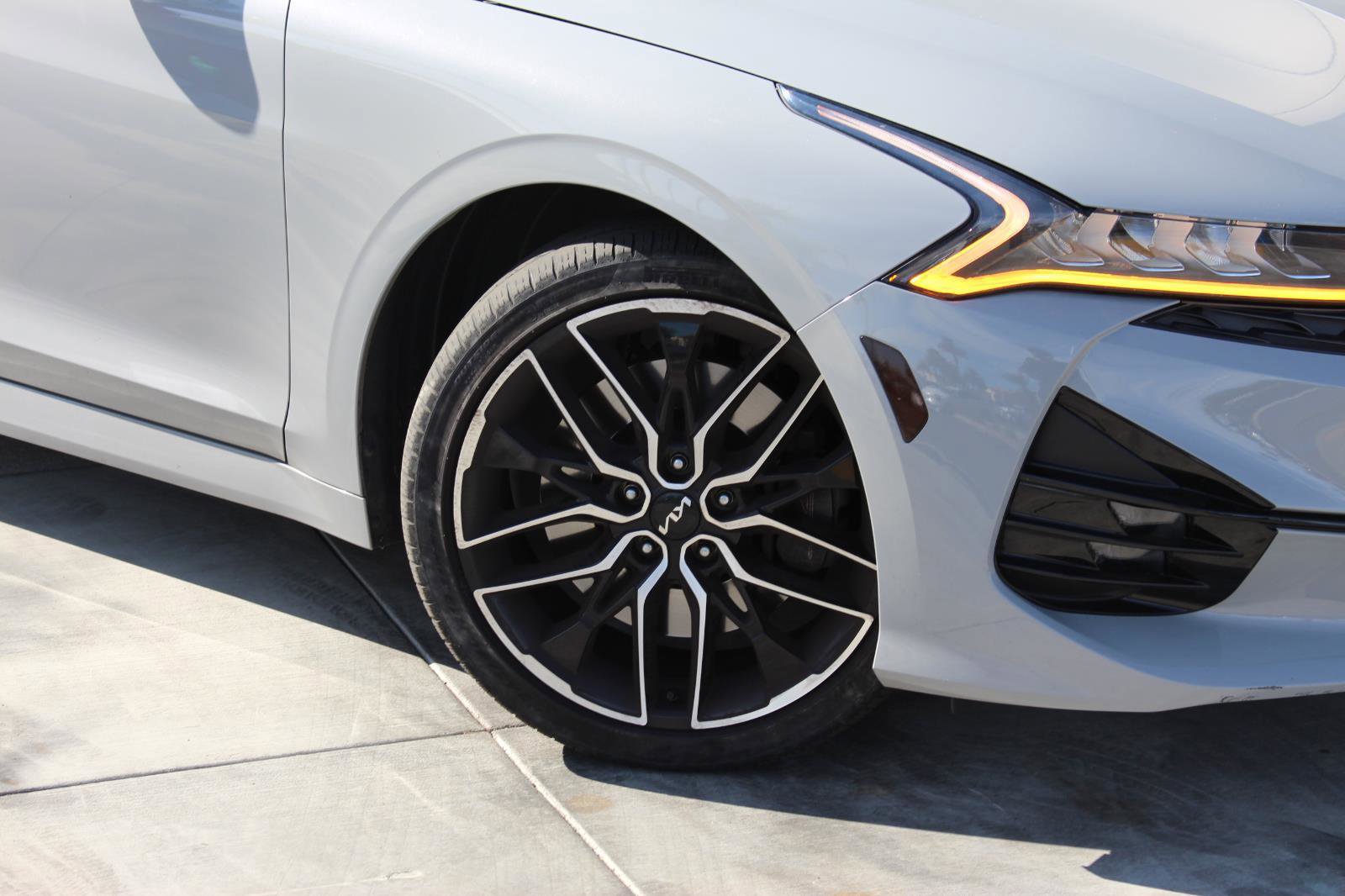 Used 2023 Kia K5 GT image 3