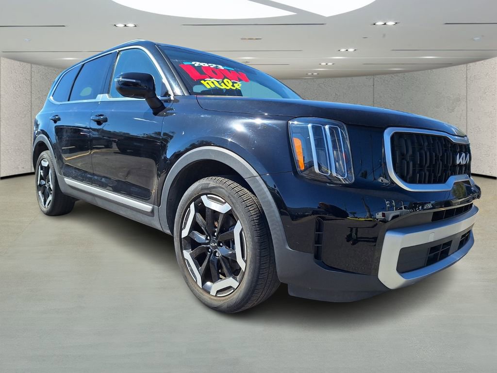 Used 2023 Kia Telluride EX w/ EX Captain's Chair Package image 7